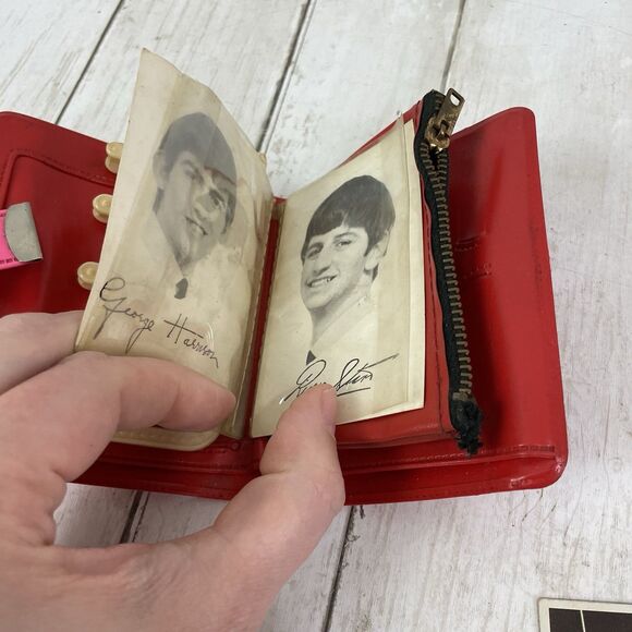 Beatles VINTAGE HOT PINK & RED BEATLES WALLET W/ Pictures & Bonus Cards - Picture 8 of 16